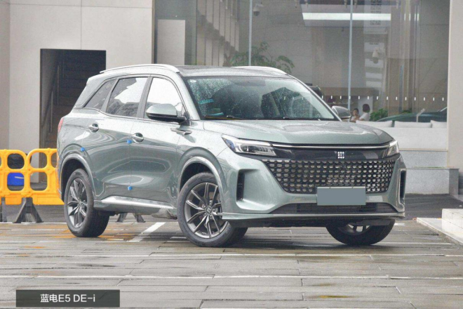 大7座新能源SUV：蓝电E5综合优惠至高3万5，启辰大V DD-i怎么比